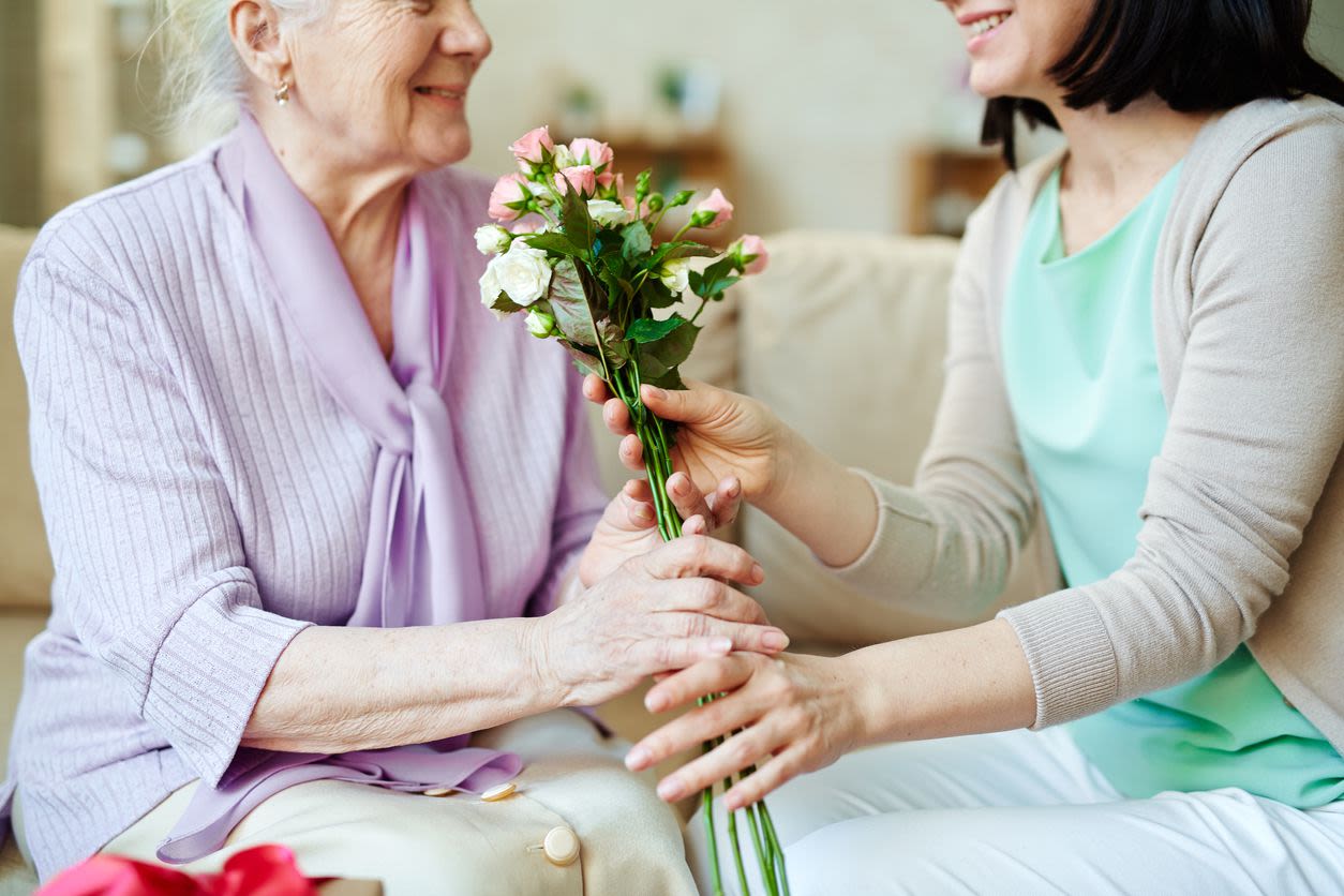 10 Best Mother’s Day Gifts for Elderly Moms in 2024