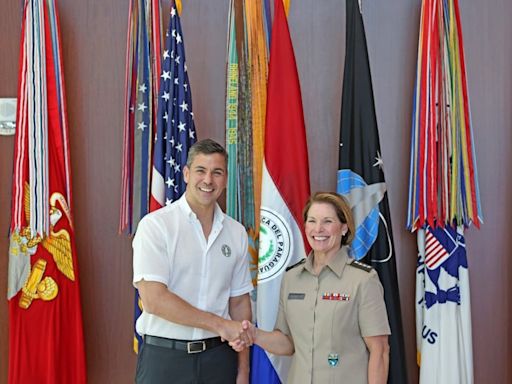 La Nación / Peña insiste en mayor cooperación ante líder del Comando Sur de EE. UU.