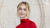 Beatrice Borromeo, apparition divine tout en rouge chez Dior