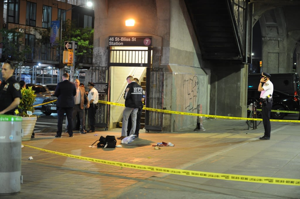 Family mourns teen girl stabbed outside Queens subway station; 15-year-old girl in custody