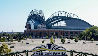 11 people injured when escalator malfunctions in Milwaukee ballpark