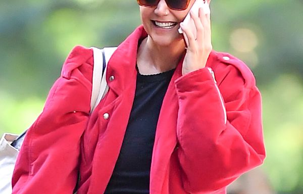 Katie Holmes Gives a Very "Katie" Outfit Formula the Fall Revamp