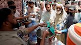 Pakistan heatwave: Hundreds treated for heatstroke as temperatures soar to over 50C