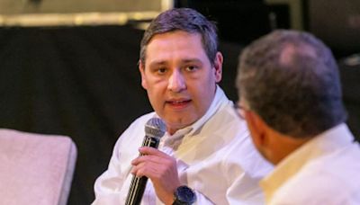 Ministro Lizcano le puso el ojo a la inteligencia artificial y lanzó programas educativos