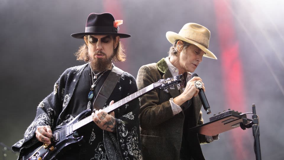 Jane’s Addiction cancels all remaining tour dates as Perry Farrell issues apology for on-stage altercation