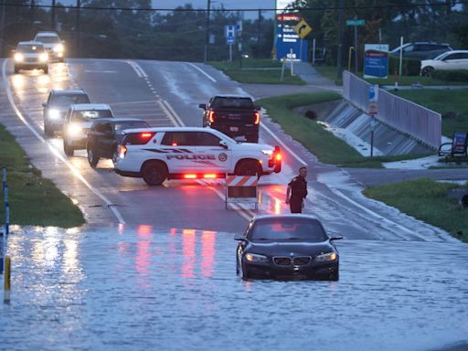 Cuatro muertos y extensas zonas bajo agua deja el huracán Debby a su paso por Florida