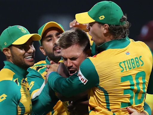 South Africa edge past West Indies to reach semis