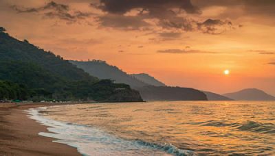 Lonavala Beach Bonanza: Coastal Charms Nearby Maharashtra