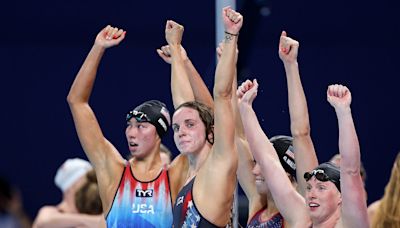 US women's 4x100M medley relay team wins gold, sets world record in last Olympic swimming event of Paris Games