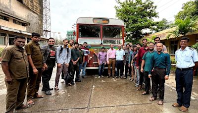 Mumbai BEST bus fans bid farewell to last-surving Tata’s CNG model vehicle