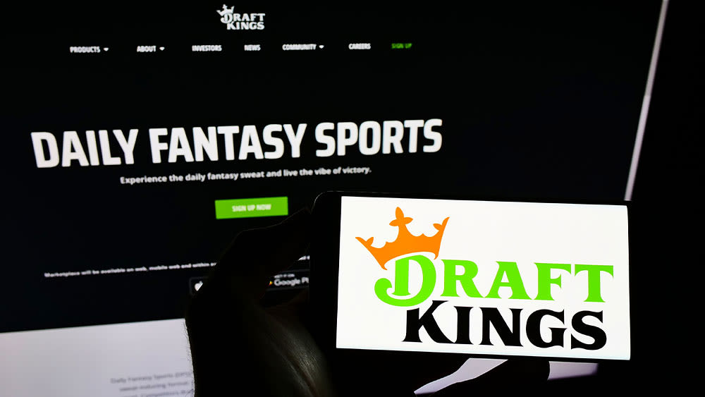 DraftKings Stock Edges Up As Narrowed Loss, Revenue Outpace Views