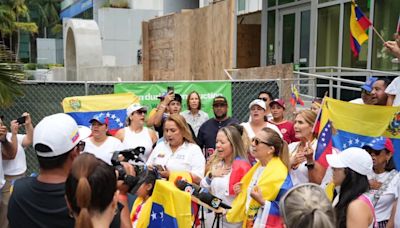 Protestas de venezolanos en Miami porque no pudieron emitir el voto