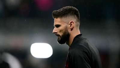 Olivier Giroud accused of lacking commitment by Didier Deschamps