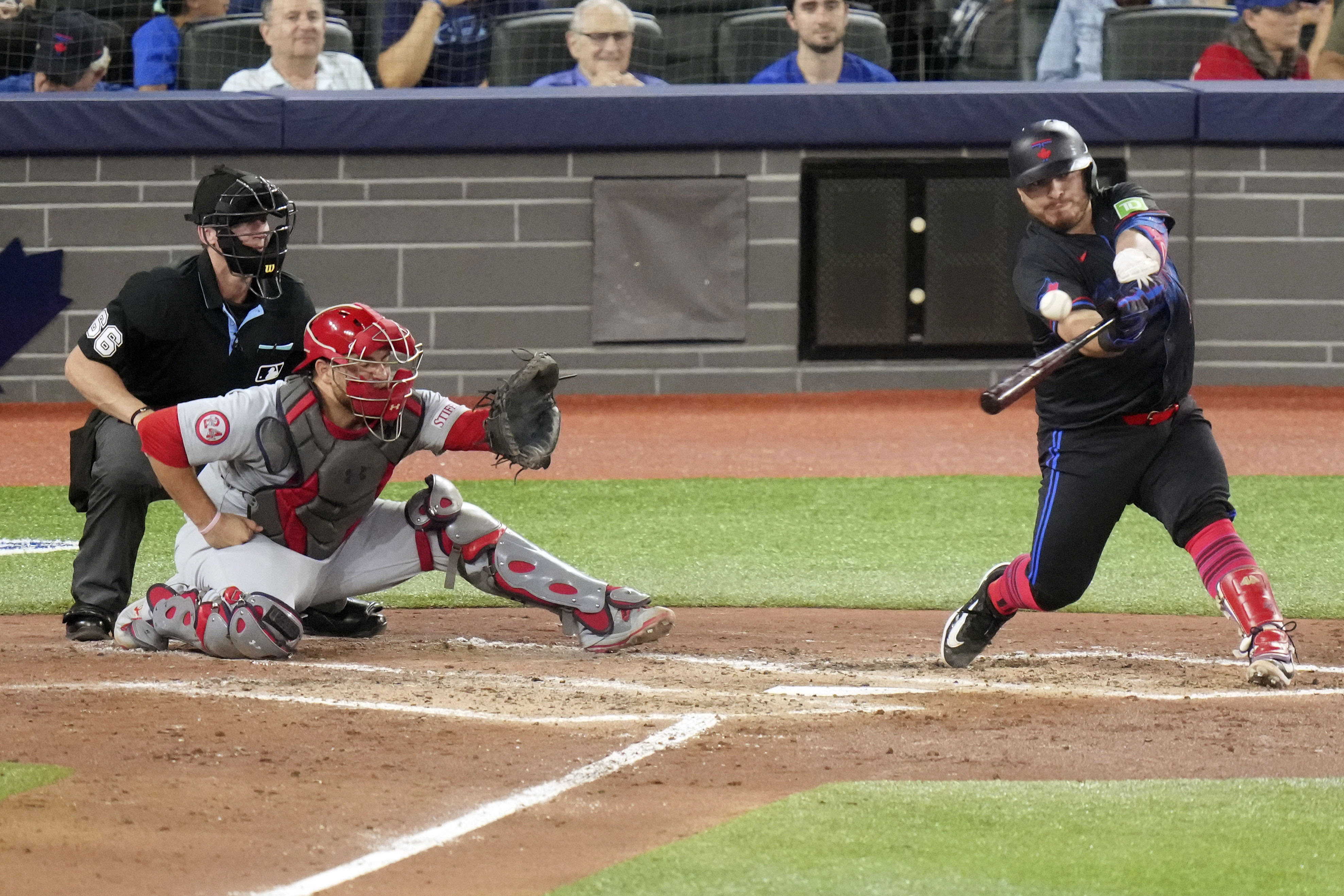 Alejandro Kirk's winning hit in 11th inning pushes Blue Jays past Cardinals 4-3