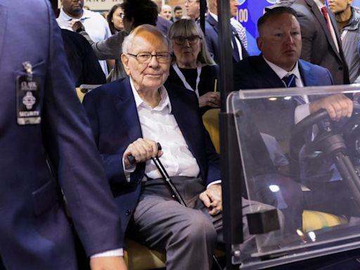 Wie Warren Buffett, der in diesem Jahr 94 Jahre alt wird, über sein Alter und die Zukunft von Berkshire Hathaway denkt