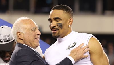 Report: Eagles owner Jeffrey Lurie is exploring a sale of minority stake in the franchise