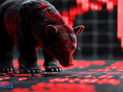 Sensex crashes over 800 points, smallcaps worst hit. 5 factors brought the bears out - The Economic Times