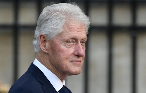 Clintons privately support Biden decision to stay in race