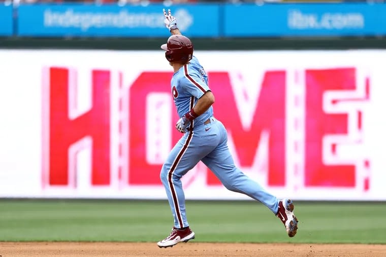 Fade J.T. Realmuto’s total base prop as Phillies host the Brewers for three-game series