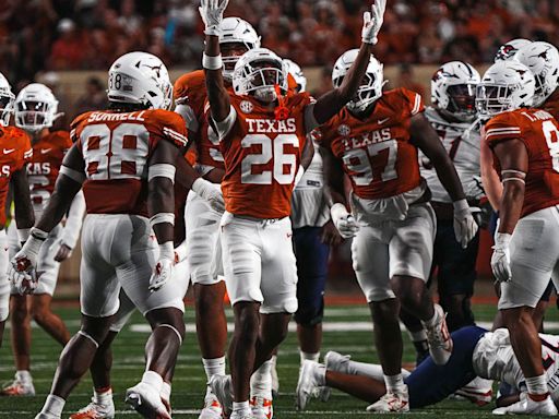 Georgia remains No. 1 after scare, Texas moves up to No. 2 in latest US LBM Coaches Poll