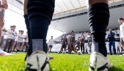 Corinthians realiza treino na arena antes da estreia do técnico Ramón Díaz