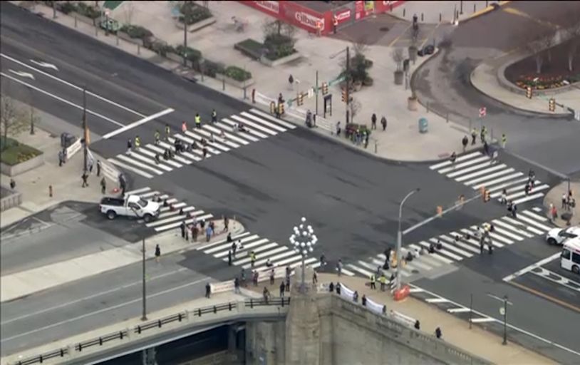 Protesters block major Center City intersection during morning commute in Philadelphia | LIVE