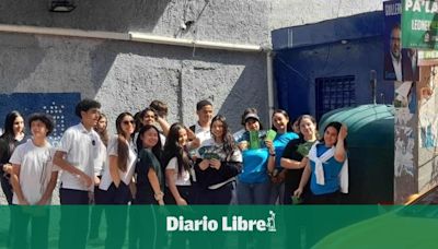 Colegio ABC dona contenedor para reciclaje al sector El Manguito