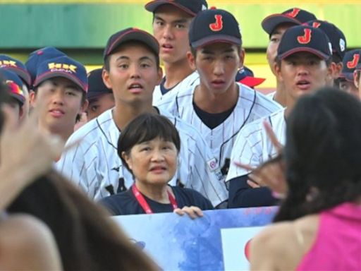 台啦啦隊太辣！U18日本隊「眼睛睜超大」照瘋傳 網虧：長大來中職打球