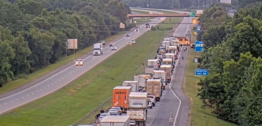 Multi-vehicle accident backs up traffic on I-40 in Clarksville