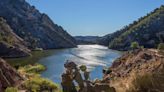 La sencilla ruta que conduce al pantano más antiguo de España: casi 500 años de historia en un entorno natural privilegiado