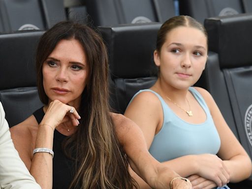 El vídeo de Harper, la hija de David y Victoria Beckham, a lo influencer de belleza con los productos de su madre