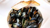 Mussels flex their, yes, muscles for cellphones, science and more