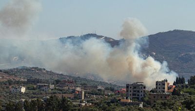 Liban: Israël riposte avec de nombreuses frappes contre le Hezbollah et tue un de ses membres