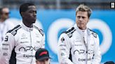 Brad Pitt devient pilote de Formule 1 dans la première bande-annonce musclée de F1, avec Lewis Hamilton