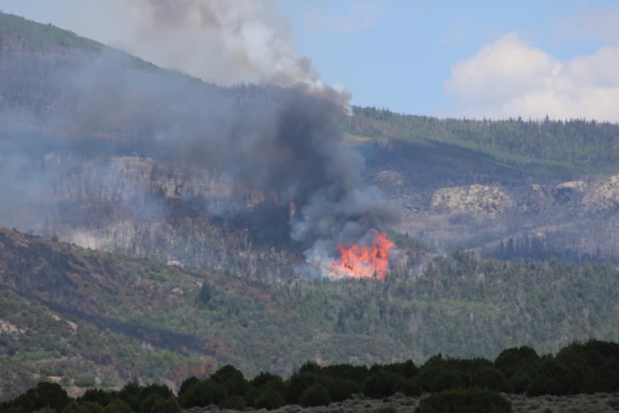 Update: Nearly 2,400 acres burned in Little Twist fire, about 10% contained