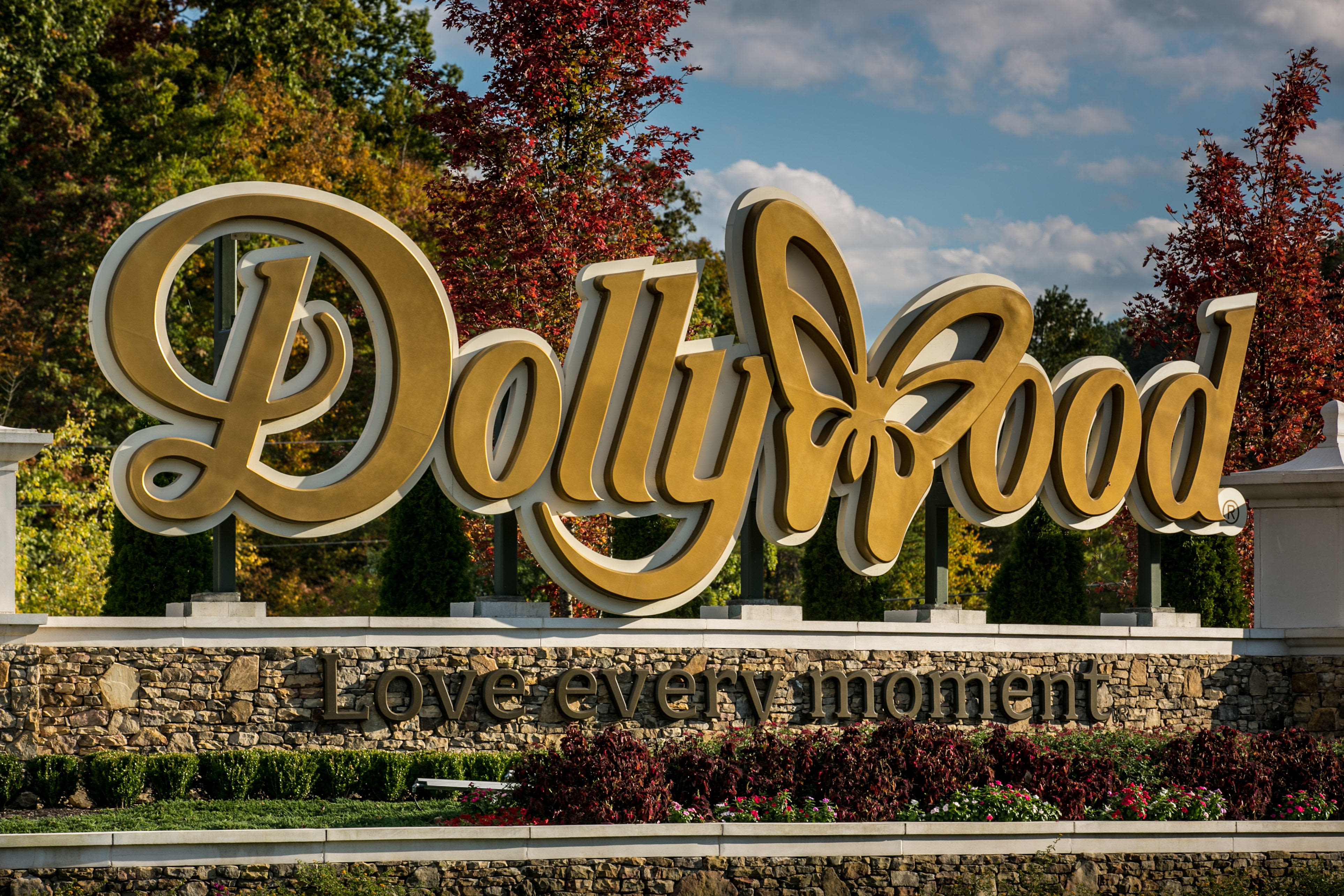 Dolly Parton's theme park, Dollywood, hit by "unprecedented flooding event"