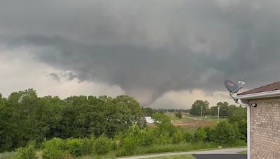 Tornadoes cause damage in southern Illinois, cleanup underway