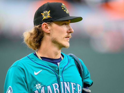 Mariners' Pitcher Takes Vicious Shot at College Coach on Social Media