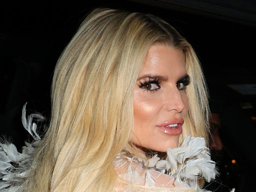 Jessica Simpson Teases Career Update in ‘Stunning’ Candlelit Photo That Has Fans ‘Crying'