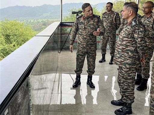 Army Chief Gen Upendra Dwivedi reviews security along LoC