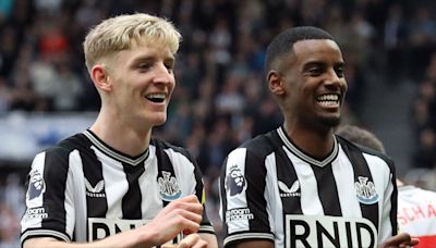 He's a dream for Isak: Newcastle target "world-class" Player of the Season