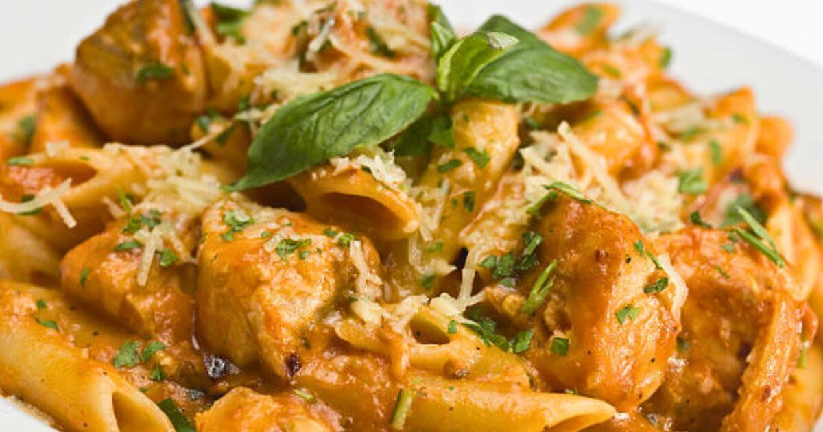 Jamie Oliver’s 5 ingredients chicken pasta is the ‘easiest’ dinner to make