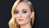 Sophie Turner’s Sultry Old Hollywood Eyeshadow Was Made for Fall Date Nights