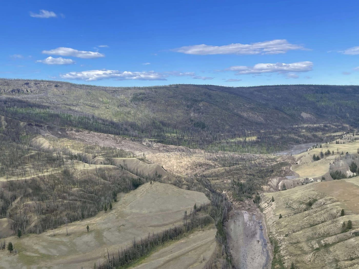 'Massive' B.C. landslide blocking river may burst, sending a torrent of water, debris