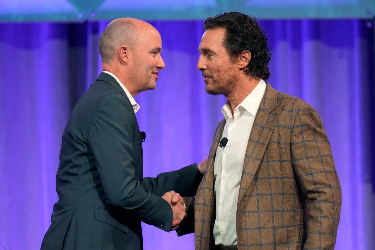 Actor Matthew McConaughey tells governors he is still mulling future run for political office