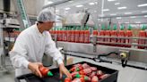 Sriracha hot sauce maker warns of shortage lasting through the summer