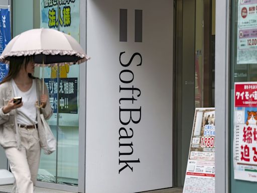 SoftBank Trades Above Record-High Close in Win for Masayoshi Son