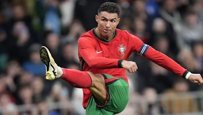Cristiano Ronaldo se mostró bastante molesto y con gestos obscenos en sorpresiva derrota de Portugal - La Opinión