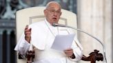 Vatican: accusé d'injure homophobe, le pape François présente ses excuses