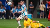 Asistencia de lujo, dos mano a mano, un susto y un gesto inolvidable con un niño: el gran partido de Messi en el triunfo ante Canadá